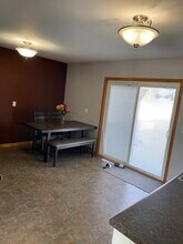 808 Davis St in Sun Prairie, WI - Foto de edificio - Building Photo