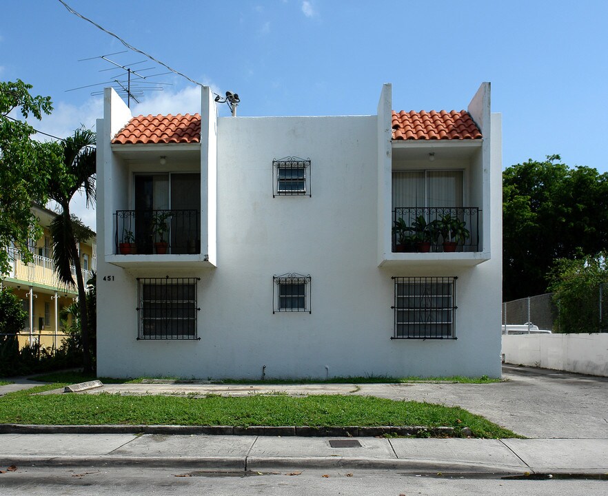 451 SW 6th St in Miami, FL - Building Photo