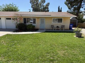 35371 Schad Ln in Yucaipa, CA - Building Photo