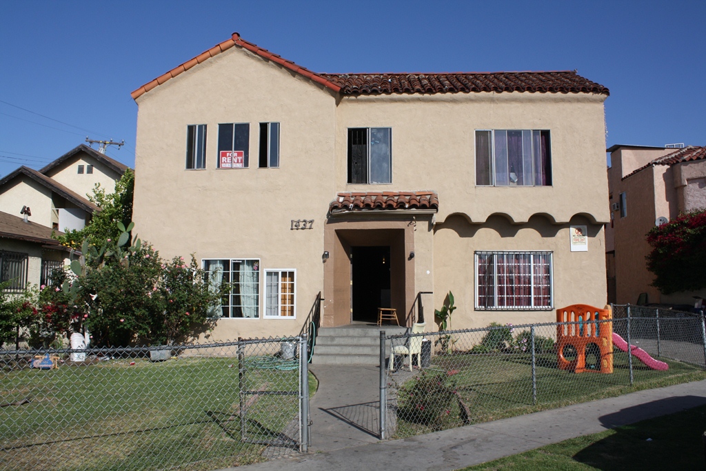 1437 S Woods Ave in Los Angeles, CA - Foto de edificio