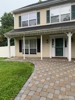 14 Colson Ct in Piscataway, NJ - Building Photo
