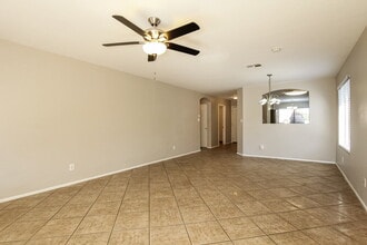 13273 W Mauna Loa Ln in Surprise, AZ - Building Photo - Building Photo