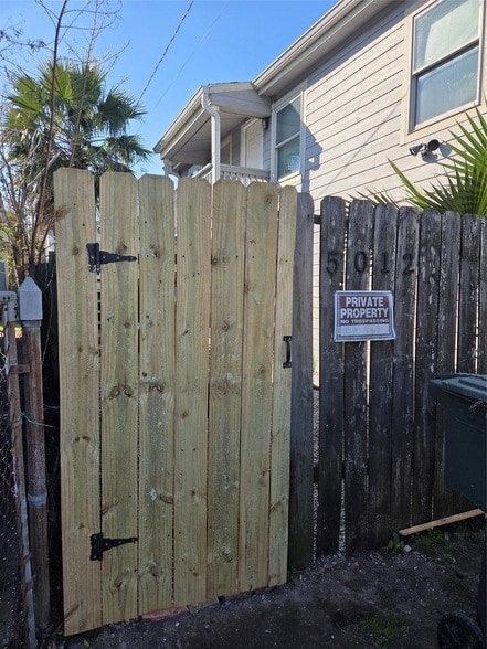 5012 Avenue K, Unit REAR 1 in Galveston, TX - Foto de edificio - Building Photo