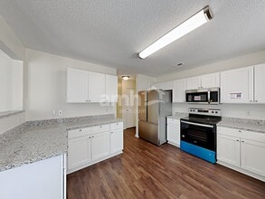 2924 Compton Ct NW in Concord, NC - Foto de edificio - Building Photo