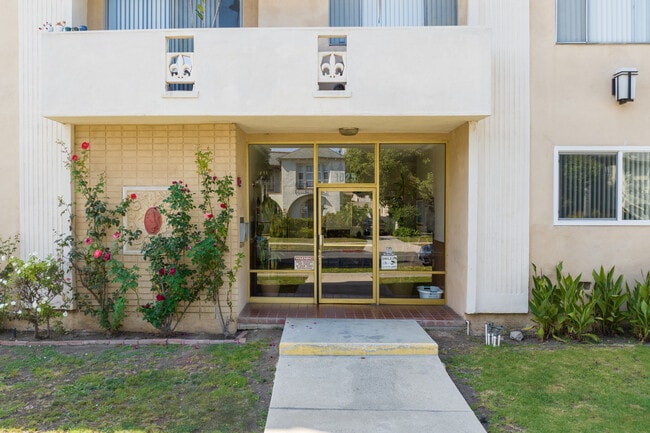 1025 S Holt Ave in Los Angeles, CA - Building Photo - Building Photo