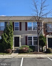 7136 Deep Falls Way in Elkridge, MD - Building Photo - Building Photo