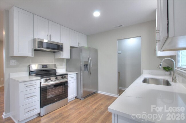 700 Sharon Dr in Waxhaw, NC - Building Photo - Building Photo