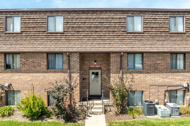 Park Place in Coralville, IA - Foto de edificio - Building Photo