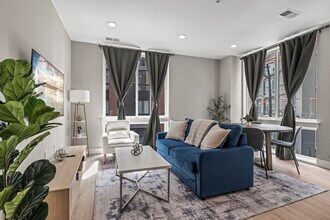 916 N Delaware Ave, Unit SI ID1055891P in Philadelphia, PA - Foto de edificio - Building Photo