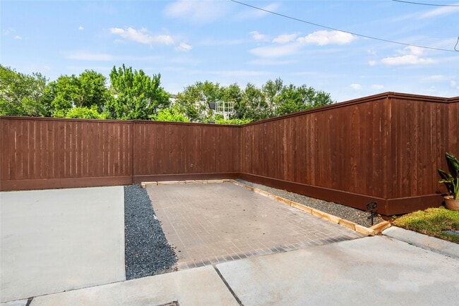 3503 Kensington Gdns Ln