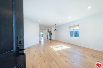 5970 Balcom Ave in Los Angeles, CA - Building Photo - Building Photo