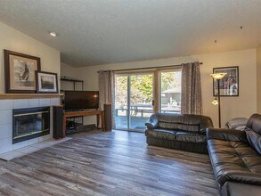 1713 E 33rd Ave in Spokane, WA - Foto de edificio - Building Photo