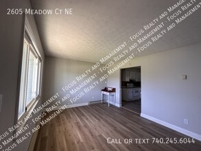 2605 Meadow Ct NE in Lancaster, OH - Building Photo - Building Photo