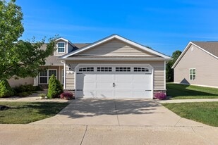 Redwood Delaware in Delaware, OH - Building Photo