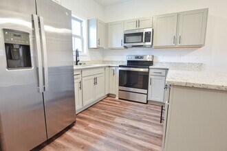 106 Adkins St in Clarksville, TN - Building Photo - Building Photo