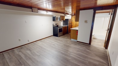59 Pleasant St in Granby, MA - Building Photo - Building Photo