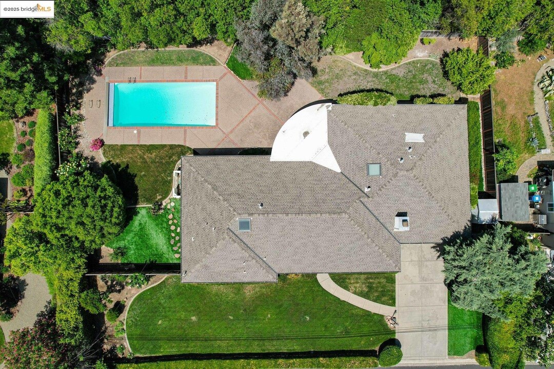 134 Cerezo Dr in Walnut Creek, CA - Building Photo