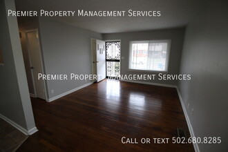 4107 St Francis Ln in Louisville, KY - Foto de edificio - Building Photo