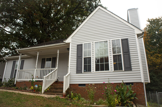 2121 Ruddy Rd in Raleigh, NC - Foto de edificio - Building Photo