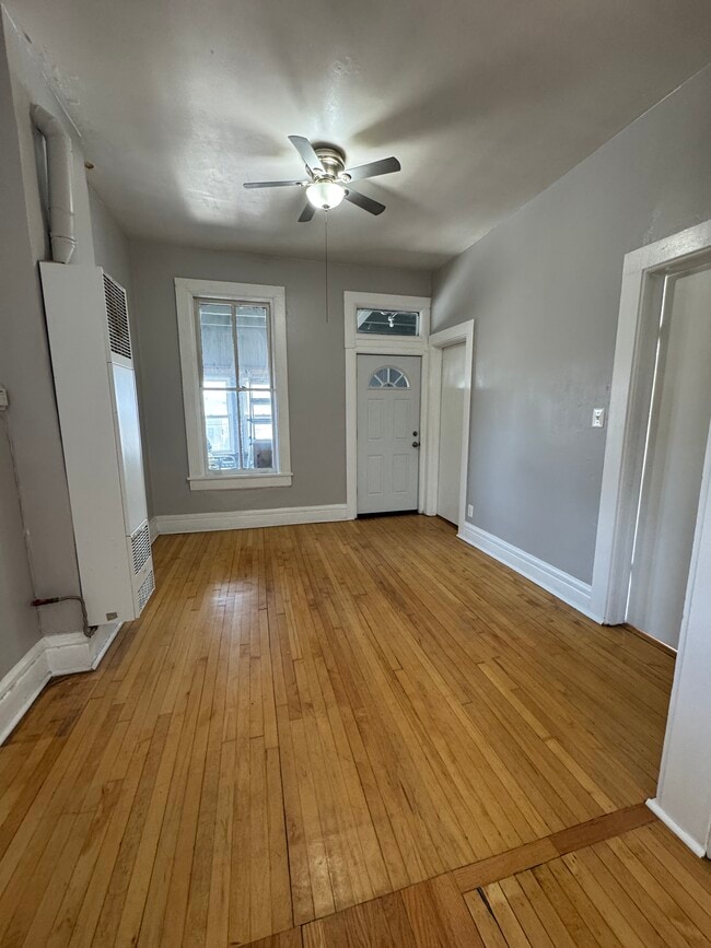 3353 S Emerald Ave, Unit 2nd  floor Back apartment in Chicago, IL - Building Photo - Building Photo