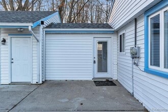 8165 Leonard Dr in Holly, MI - Building Photo - Building Photo