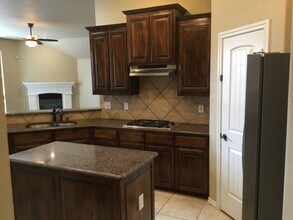 4112 Chloe Ln in Fort Worth, TX - Building Photo - Building Photo