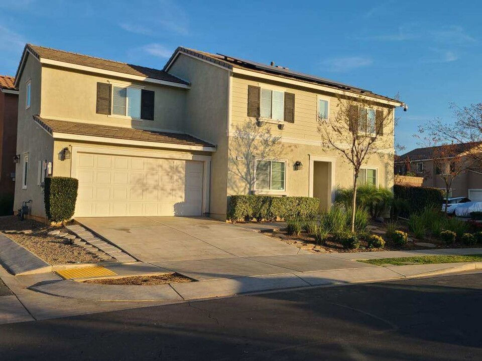 1420 Allium Ct in Beaumont, CA - Building Photo