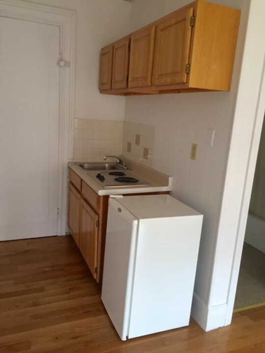 272A Newbury St, Unit 2 in Boston, MA - Building Photo