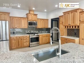 7904 Easy St in Yakima, WA - Building Photo - Building Photo