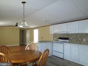 24995 Kruger Rd in Georgetown, DE - Foto de edificio - Building Photo