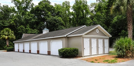 Georgetown Oaks in Savannah, GA - Building Photo - Building Photo