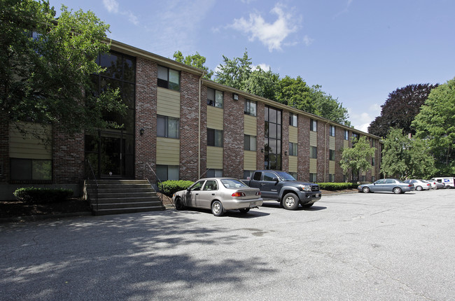 Mill Falls Apartments in Lowell, MA - Foto de edificio - Building Photo