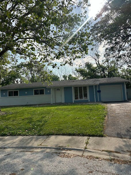 15137 Hiawatha Trail in Orland Park, IL - Building Photo