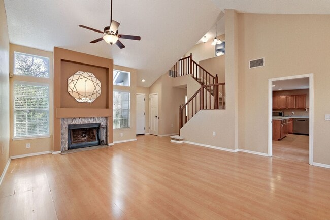 2427 Cedar Ridge in San Antonio, TX - Building Photo - Building Photo