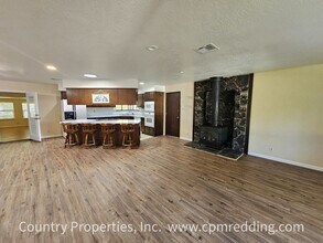 2120 Marlene Ave in Redding, CA - Building Photo - Building Photo