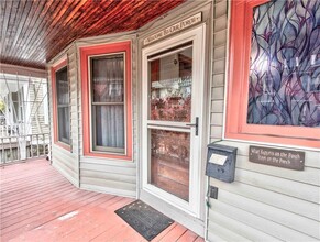 44 Elmhurst St in Rochester, NY - Building Photo - Building Photo