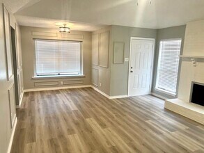 535 McQueary St in Arlington, TX - Building Photo - Building Photo