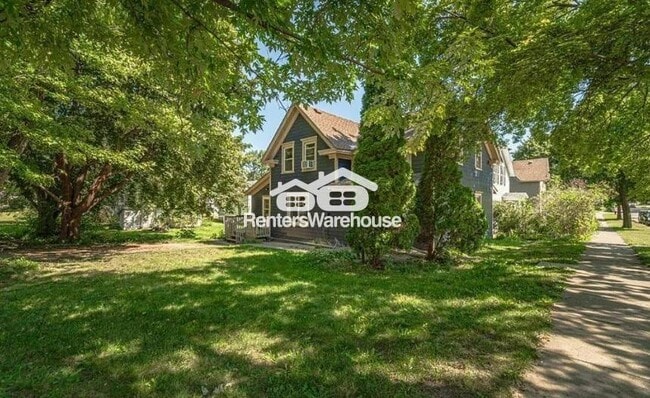 property at 320 4th St W