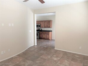 12065 Hathaway Pines Dr in Las Vegas, NV - Building Photo - Building Photo
