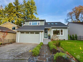 35 Oriole Ln in Lake Oswego, OR - Building Photo - Building Photo