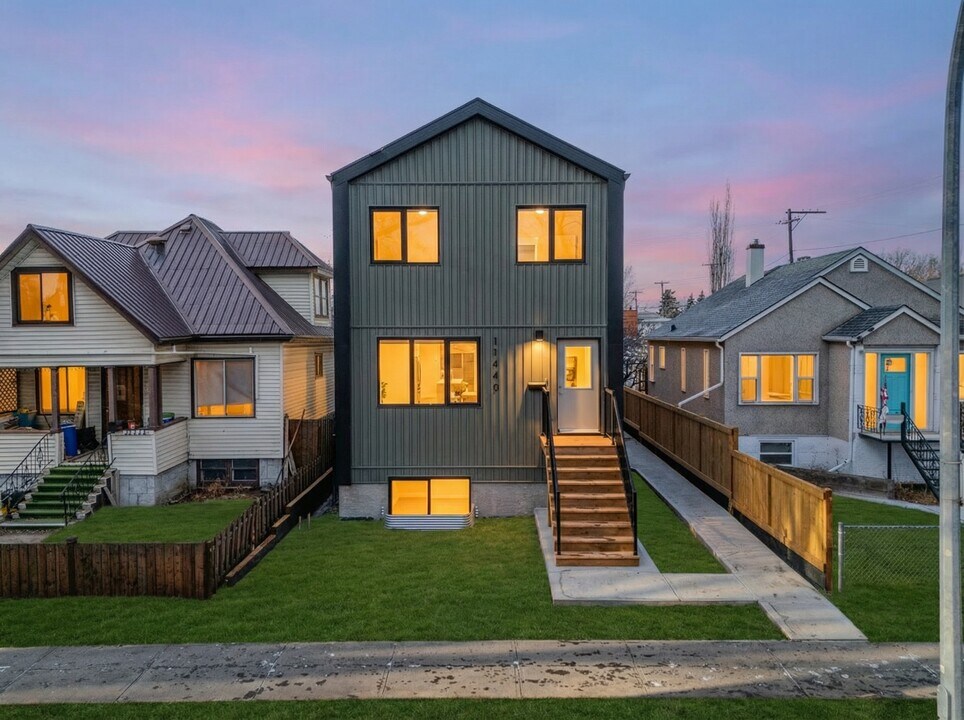 11440-11487 87 St NW in Edmonton, AB - Building Photo