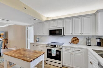 100 Ocean Trail Way in Jupiter, FL - Building Photo - Building Photo