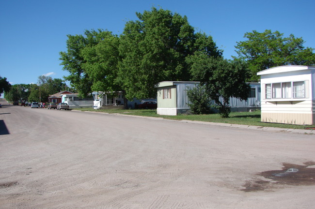 Mobile Manor - 11 Space Mobile Home Park in Chappell, NE - Foto de edificio - Building Photo