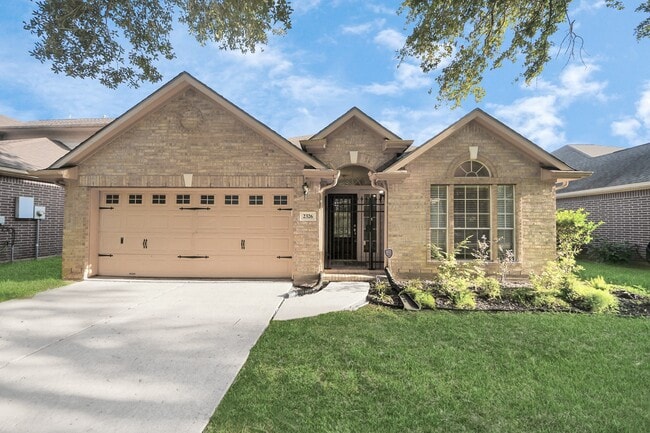 property at 2326 Standing Oak Ln