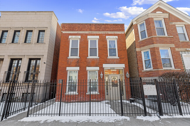 2139 W Huron St, Unit #2F