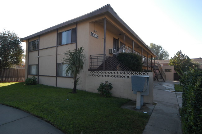 1005 W E St in Ontario, CA - Building Photo - Building Photo