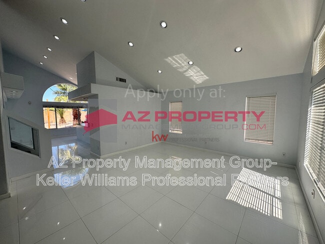 11056 W Lane Ave in Glendale, AZ - Building Photo - Building Photo
