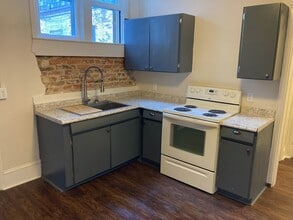 33 S Main St, Unit Apt 1 in Chambersburg, PA - Building Photo - Building Photo