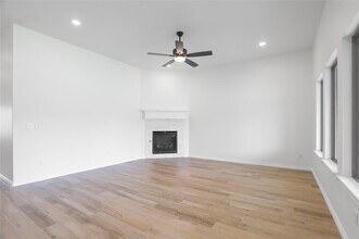 8201 Mountain Oak Dr in Edmond, OK - Building Photo - Building Photo