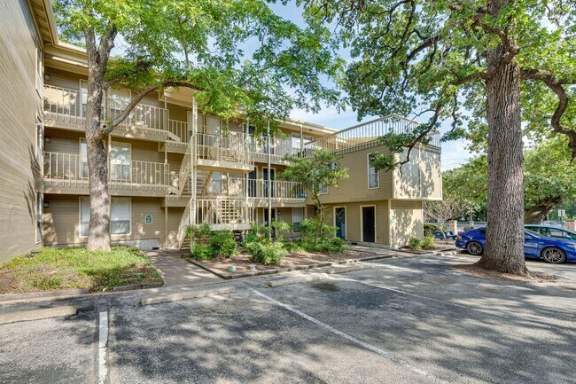 202 E 45th St in Austin, TX - Building Photo - Building Photo